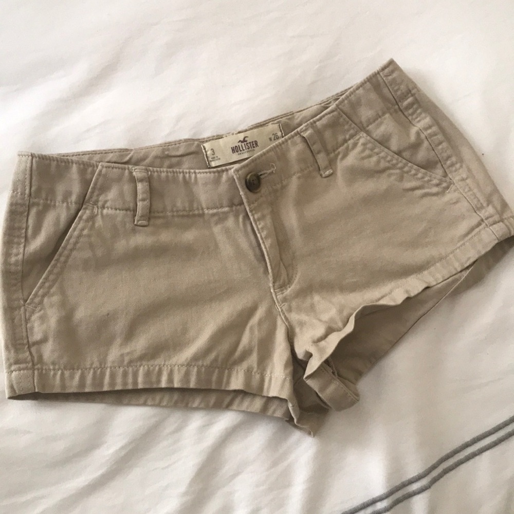 Hollister Low Rise Khaki Shorts